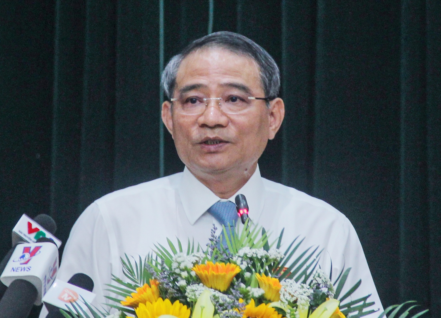 Bi thu Da Nang: 'Khong co viec ha canh an toan, nghi huu la xong' hinh anh