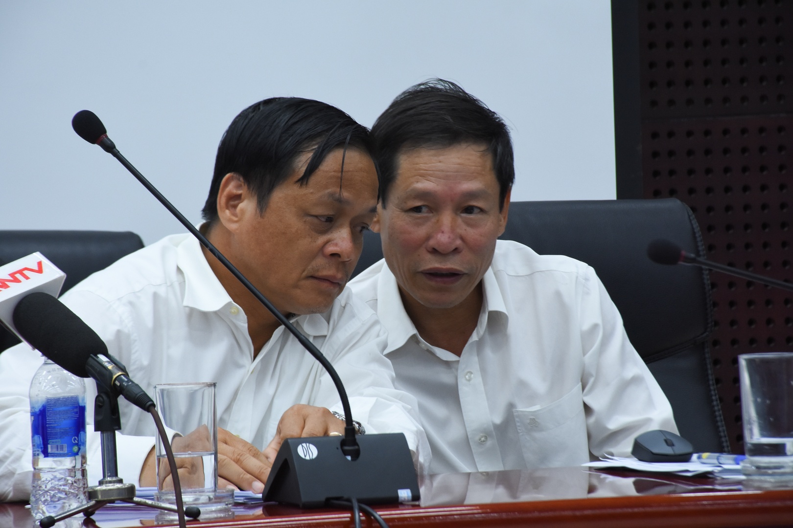 Con trai cuu Chu tich Da Nang khong du tieu chuan van duoc du hoc anh 2