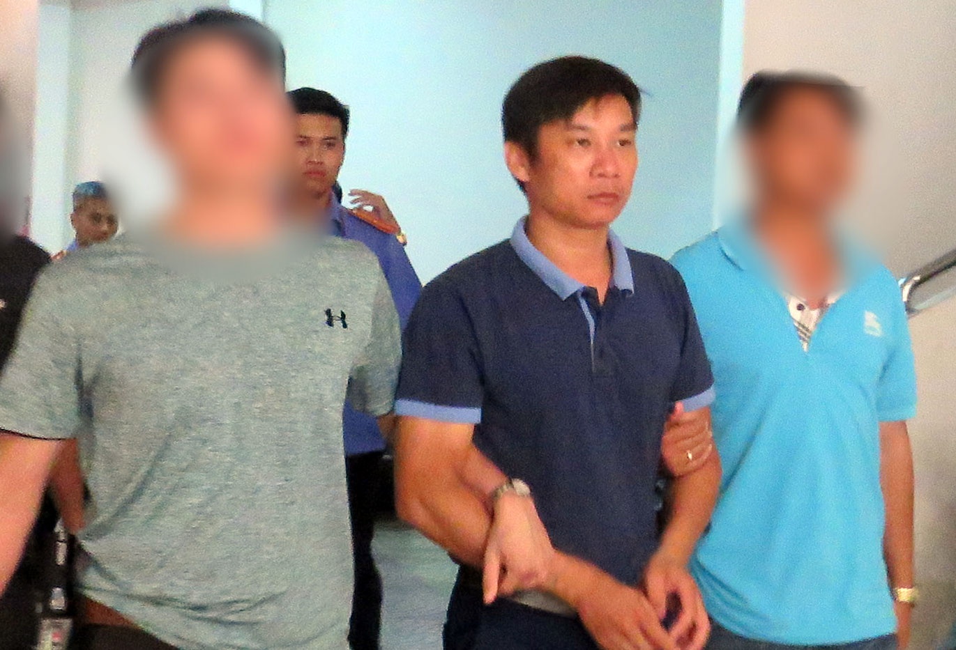 Bat tam giam nguyen dieu tra vien vi nghi lam sai lech ho so vu an hinh anh