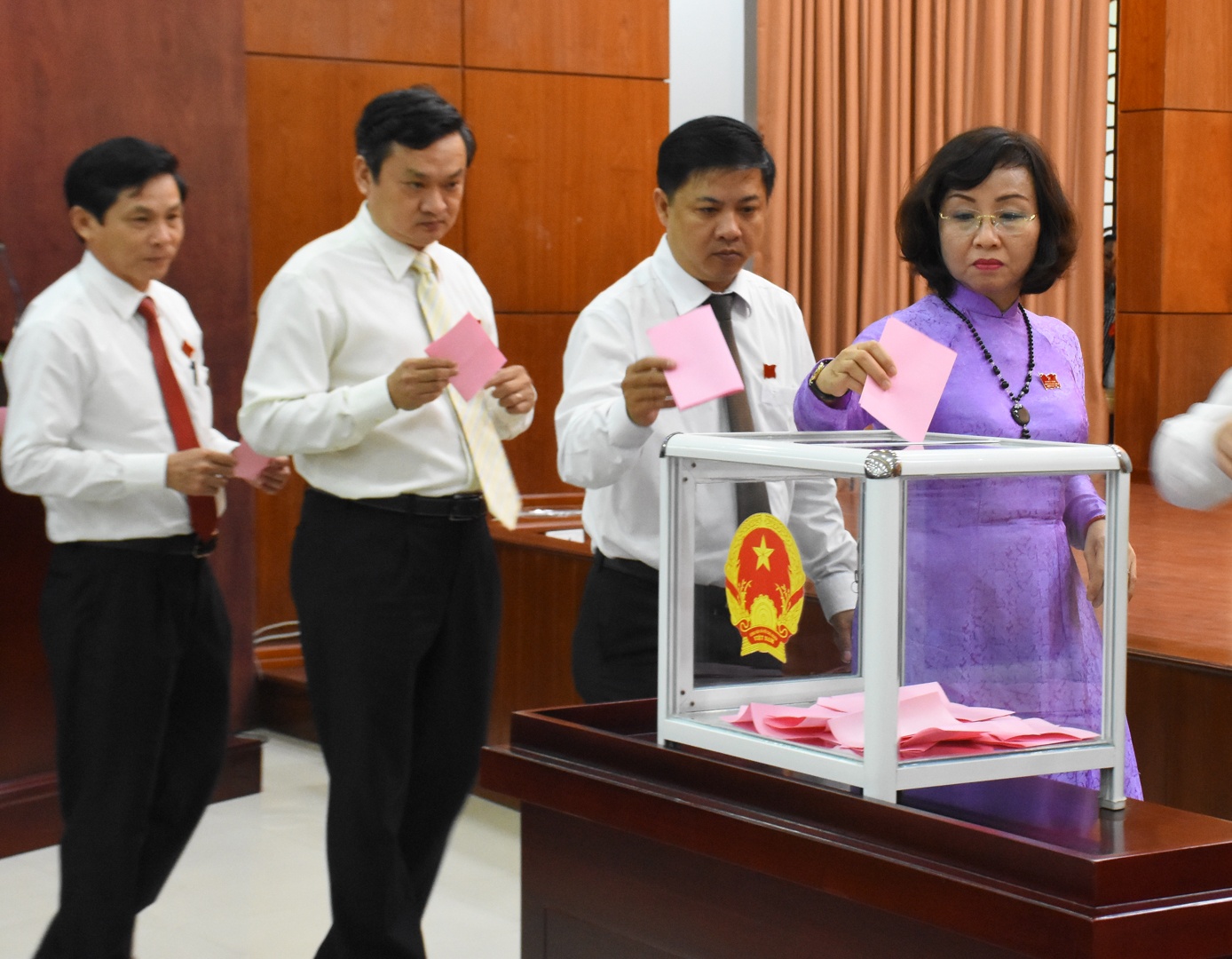 Ong Dang Viet Dung lam Pho chu tich UBND TP Da Nang anh 2