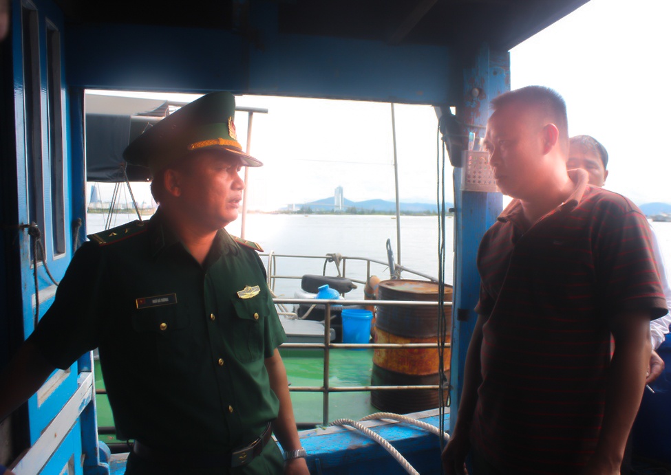 Cuu 8 ngu dan sau 30 gio troi dat tren bien hinh anh