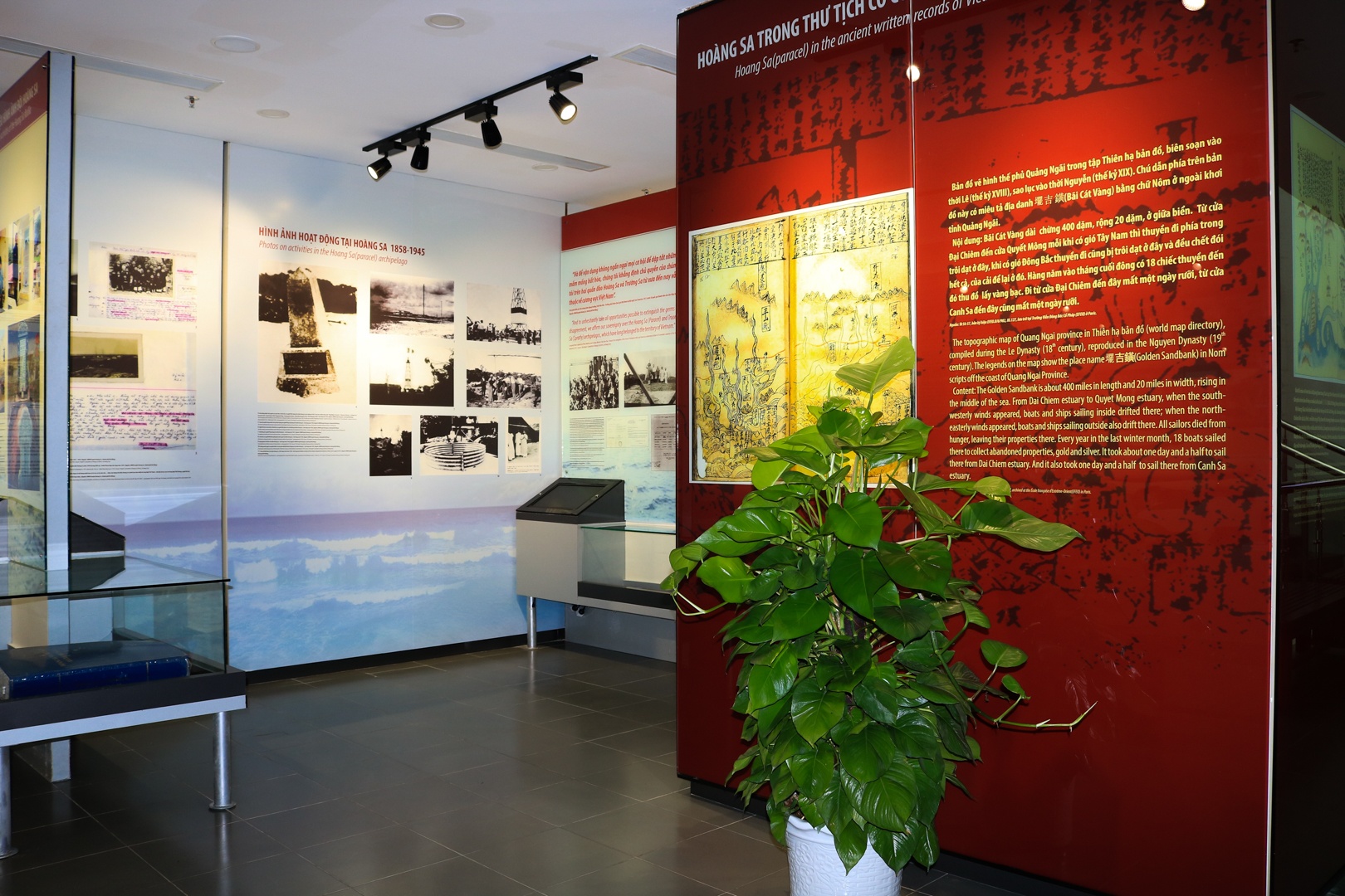 Nha trung bay Hoang Sa o Da Nang anh 4