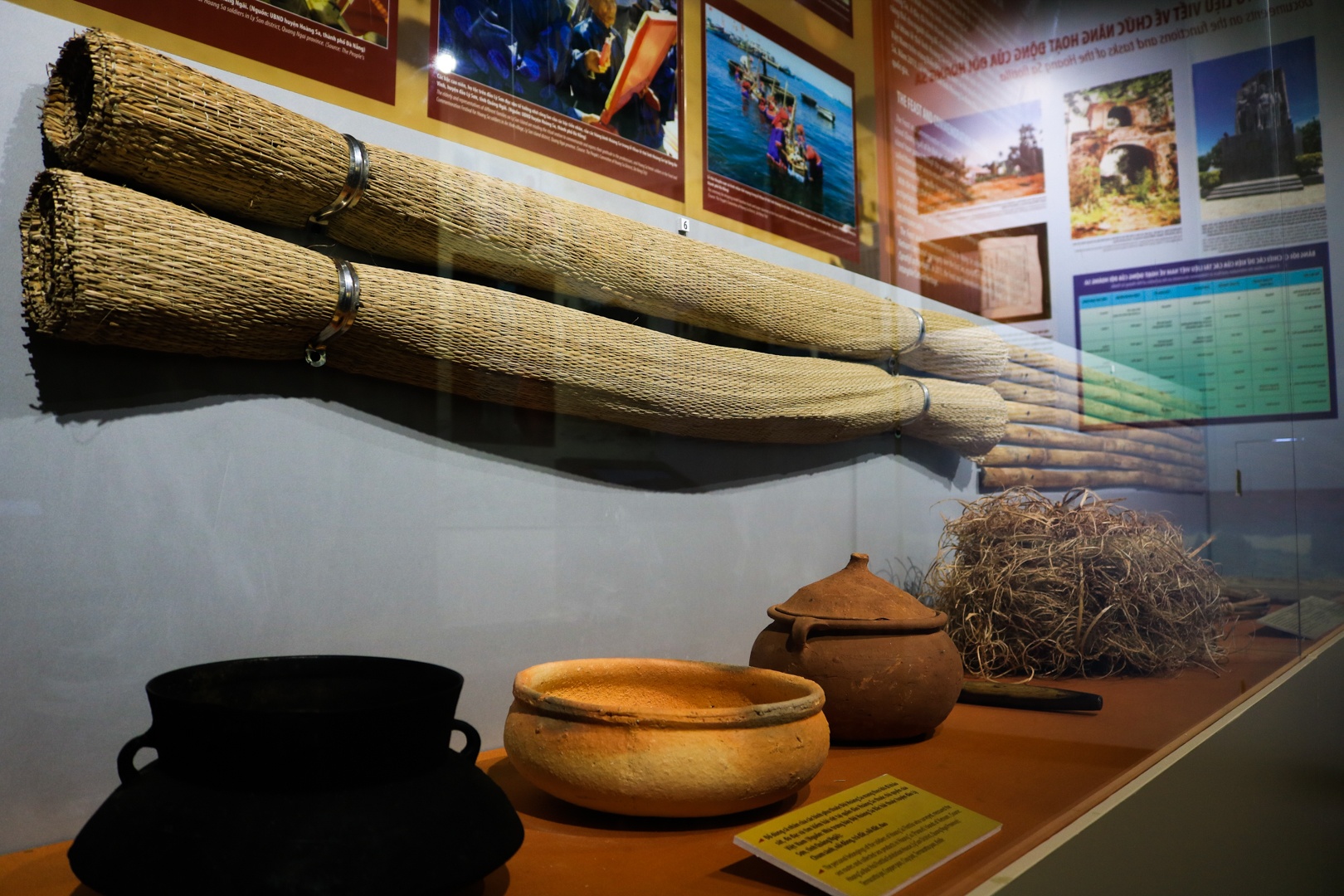 Nha trung bay Hoang Sa o Da Nang anh 6