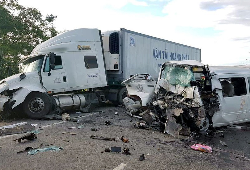 Hien truong vu tai nan tham khoc khien 13 nguoi chet o Quang Nam hinh anh