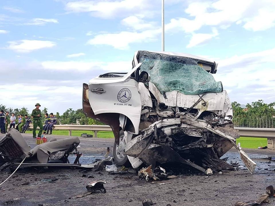 Giam dinh ky thuat xac dinh nguyen nhan vu tai nan o Quang Nam hinh anh