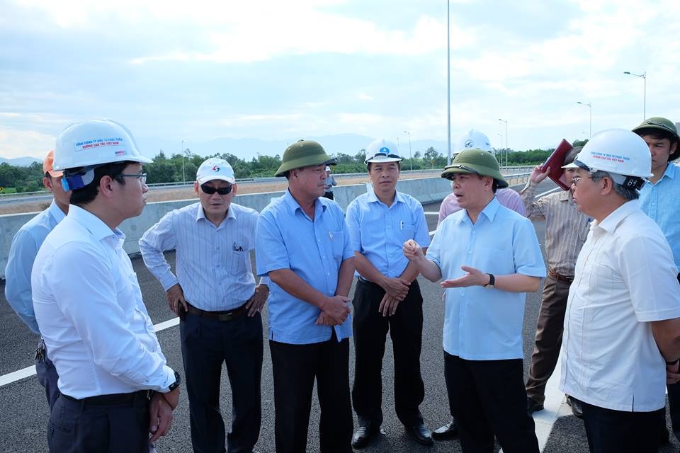 Bộ trưởng Giao thông thị sát cao tốc ở Quảng Nam ảnh 2 Bo truong Giao thong thi sat cao toc o Quang Nam anh 2