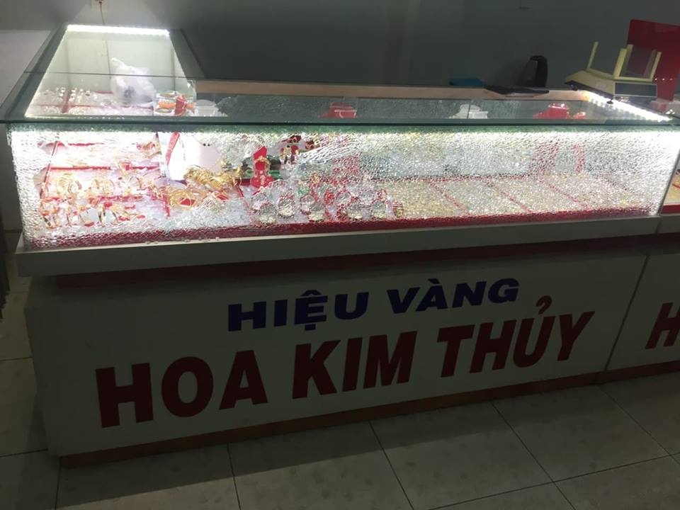 Nam thanh niên cướp tiệm vàng ở Quảng Nam  ảnh 1 Nam thanh nien cuop tiem vang o Quang Nam anh 1
