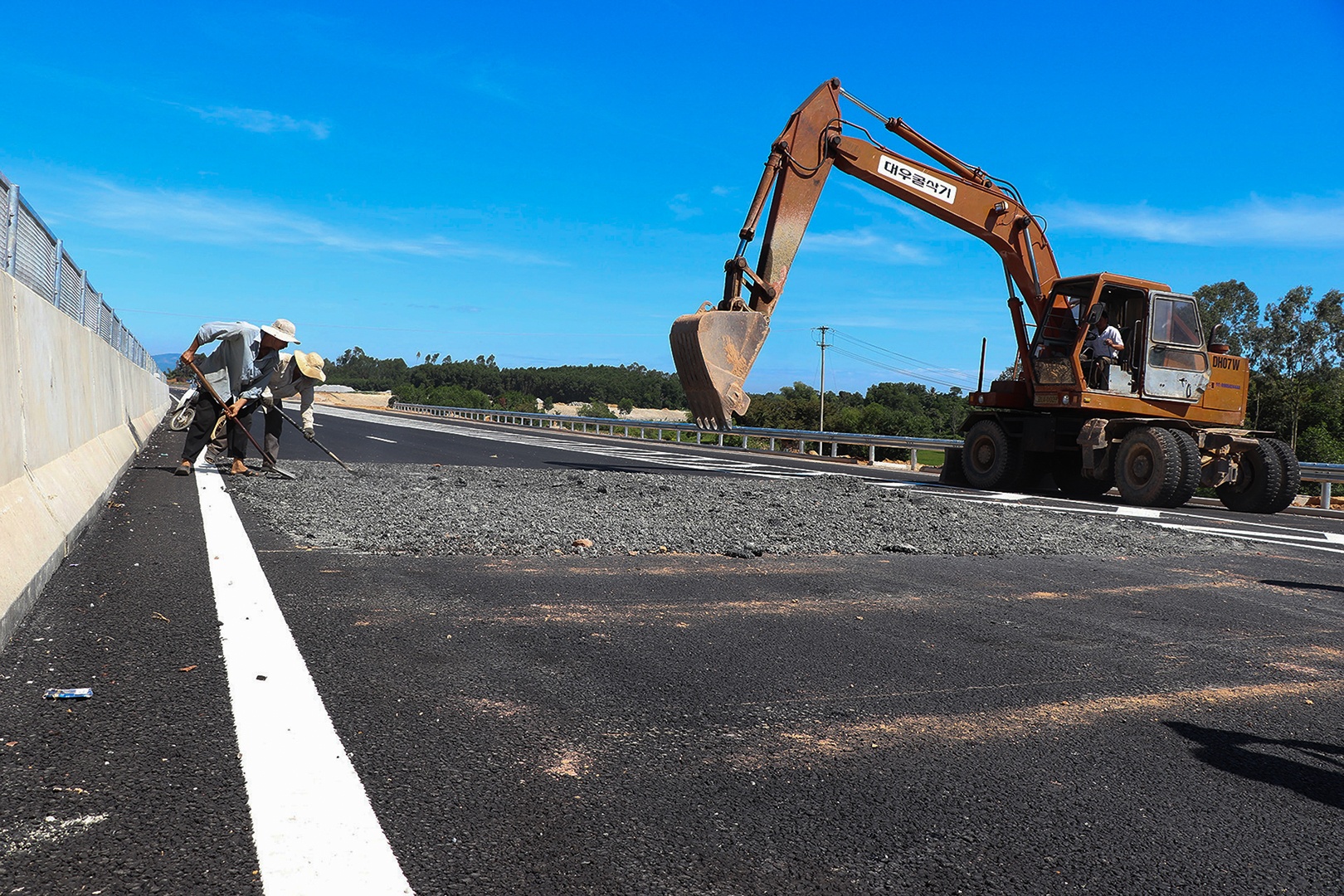 Cao toc Da Nang - Quang Ngai cham tien do anh 8