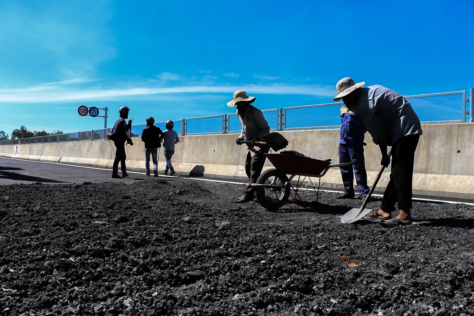Cao toc Da Nang - Quang Ngai cham tien do anh 9
