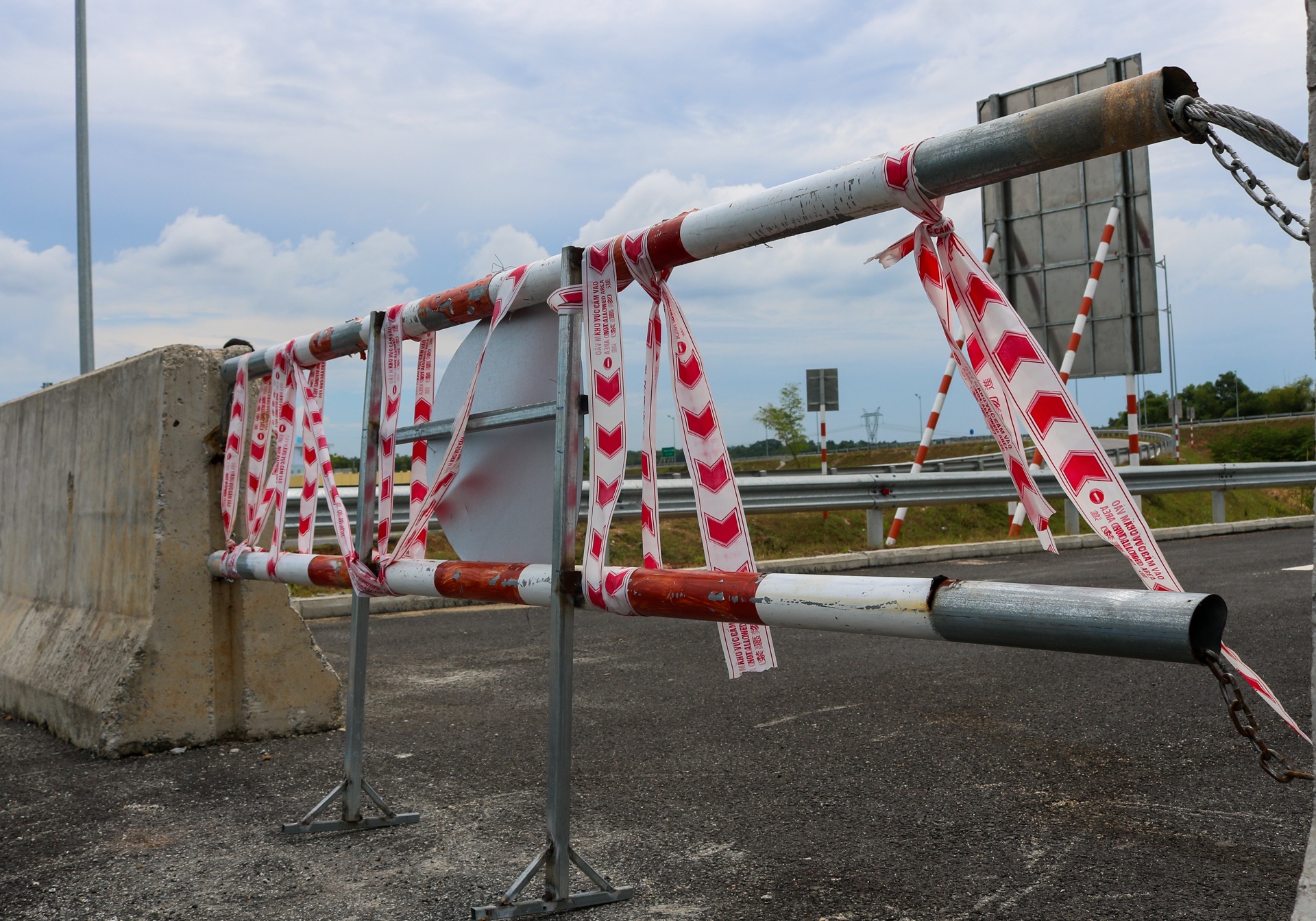 Tuyến cao tốc Quảng nam - Quảng Ngãi chậm tiến độ ảnh 2 Tuyen cao toc Quang nam - Quang Ngai cham tien do anh 2