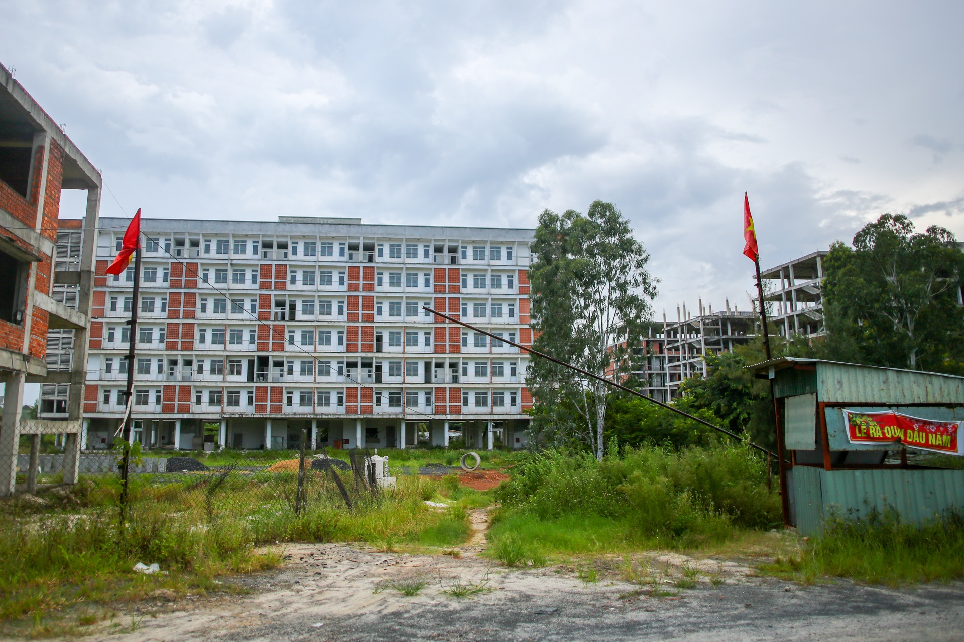 Dan Da Nang buc xuc vi du an ky tuc xa sinh vien bi 'treo' hon 10 nam hinh anh