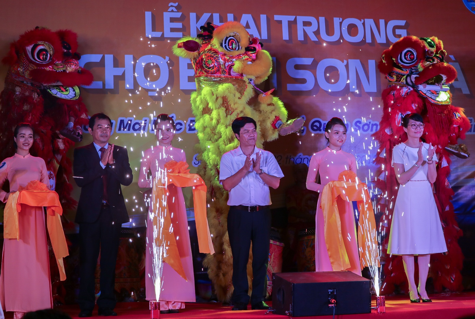 Chợ đêm Sơn Trà ở Đà Nẵng ảnh 1 Cho dem Son Tra o Da Nang anh 1