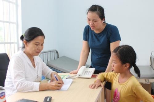 30 tre bi lac khi di bien Vung Tau hinh anh