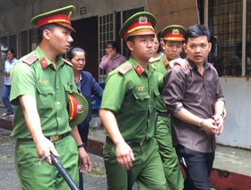 Den doi qua nguoi yeu cu, nam thanh nien dam chet nguoi hinh anh