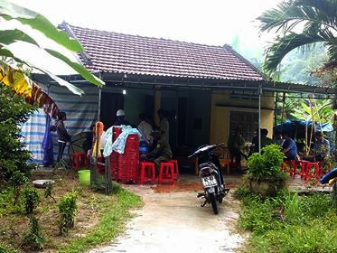 Mot phu nu chet trong dem voi 2 vet dao dam trung nguc hinh anh