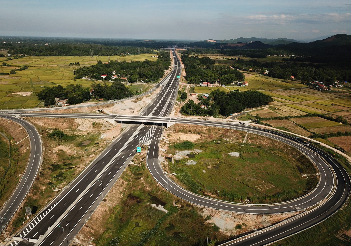 Tong cuc Duong bo vao cuoc vu xuat hien 'o ga' tren cao toc 34.500 ty hinh anh