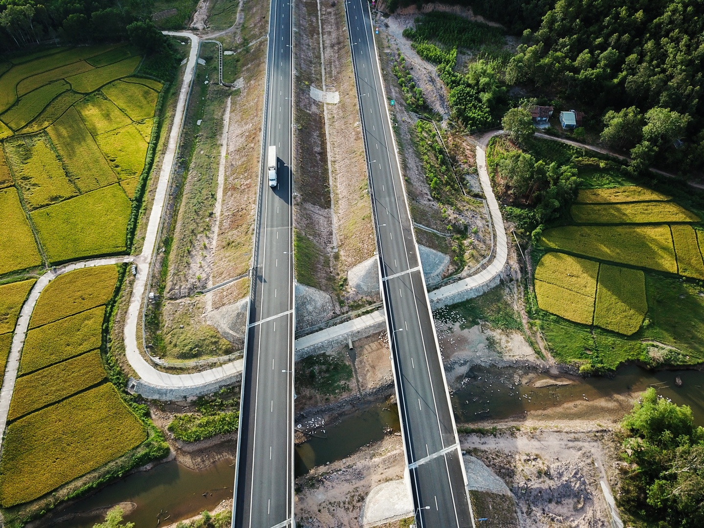 Qua nguy hiem khi cho khai thac cao toc 34.500 ty kem chat luong hinh anh