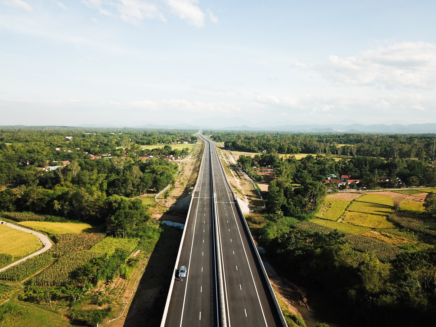 Cao toc Da Nang - Quang Ngai hu hong anh 1