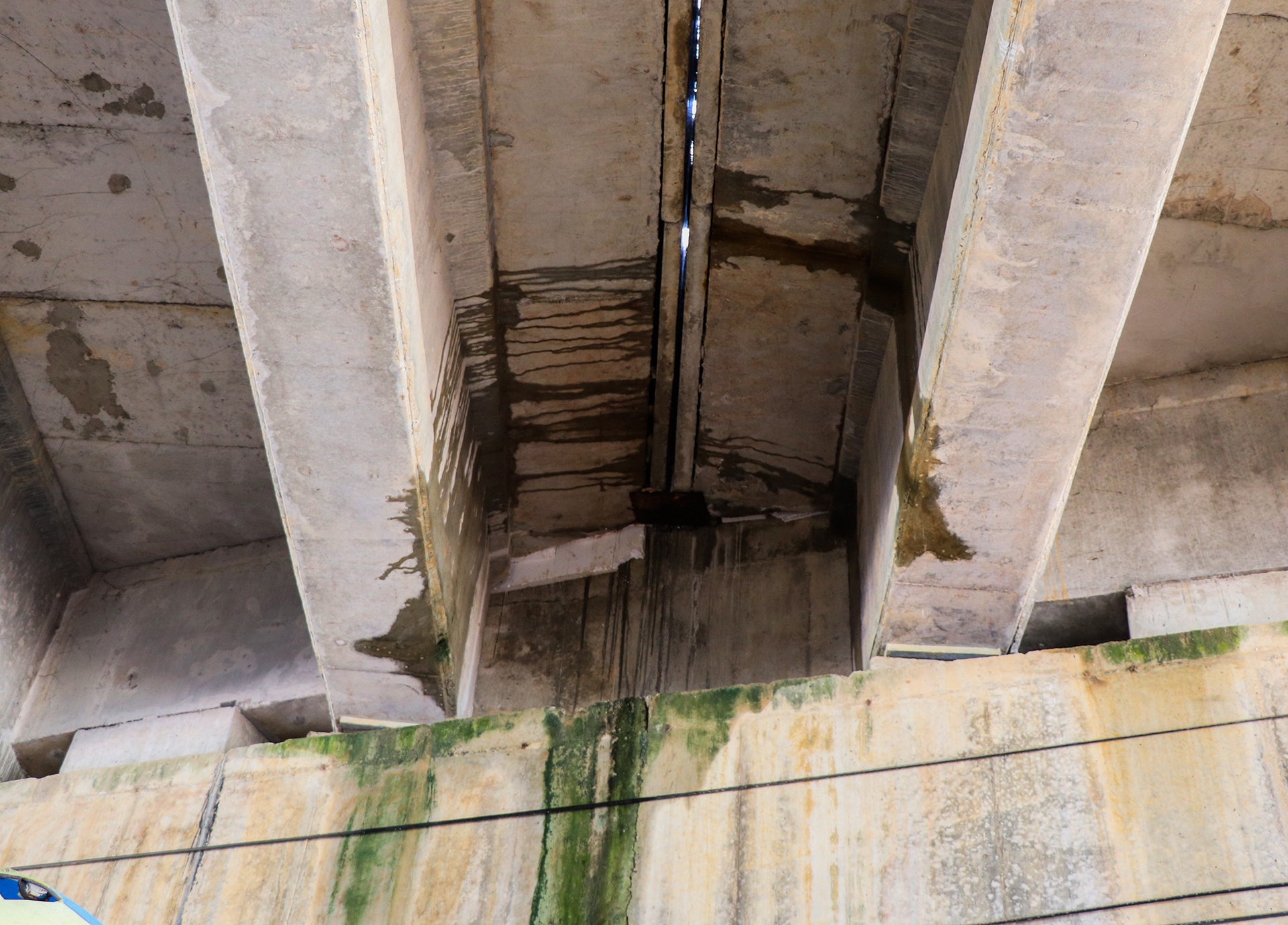 Cao toc Da Nang - Quang Ngai hu hong anh 4