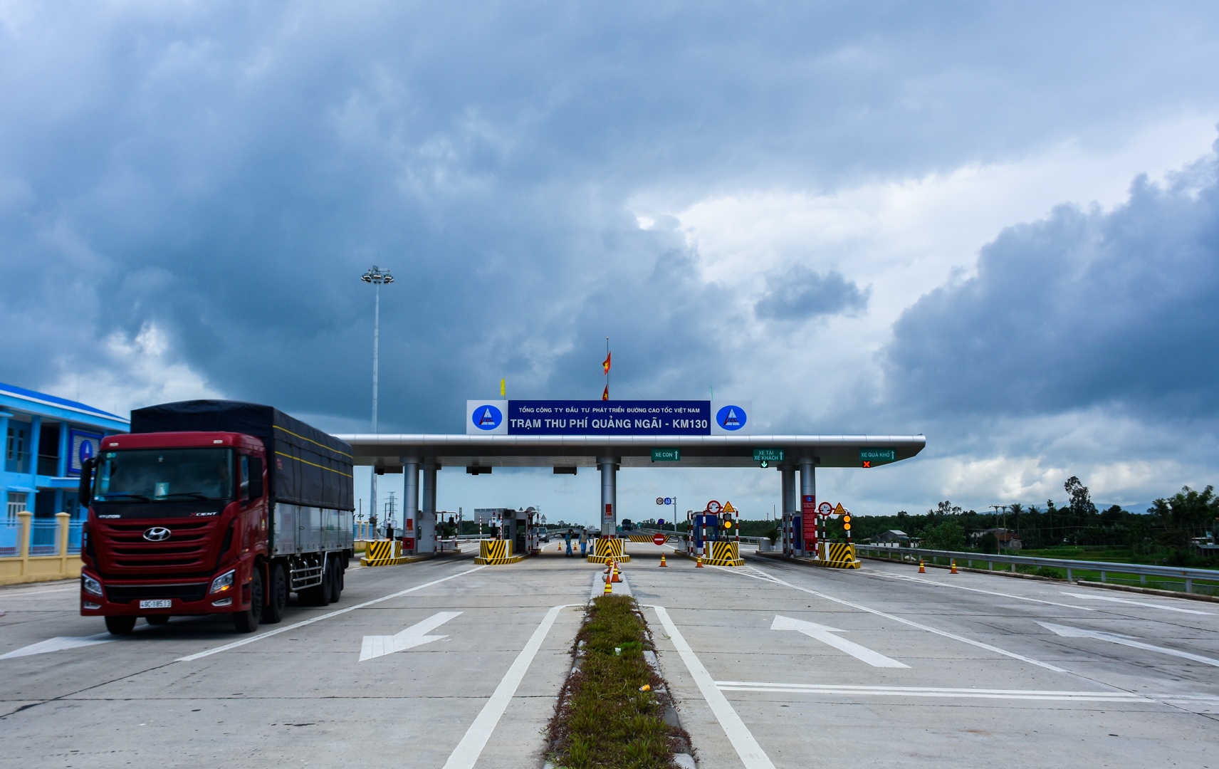 Cao toc Da Nang - Quang Ngai anh 2