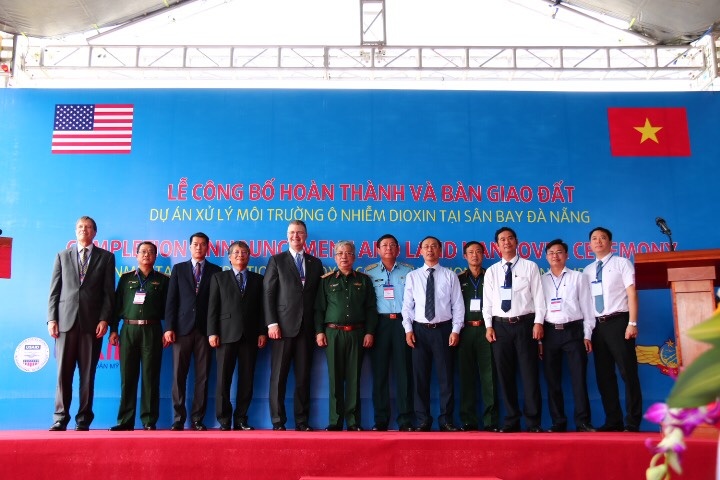Du ly moi truong o nhiem dioxin tai san bay Da Nang anh 1