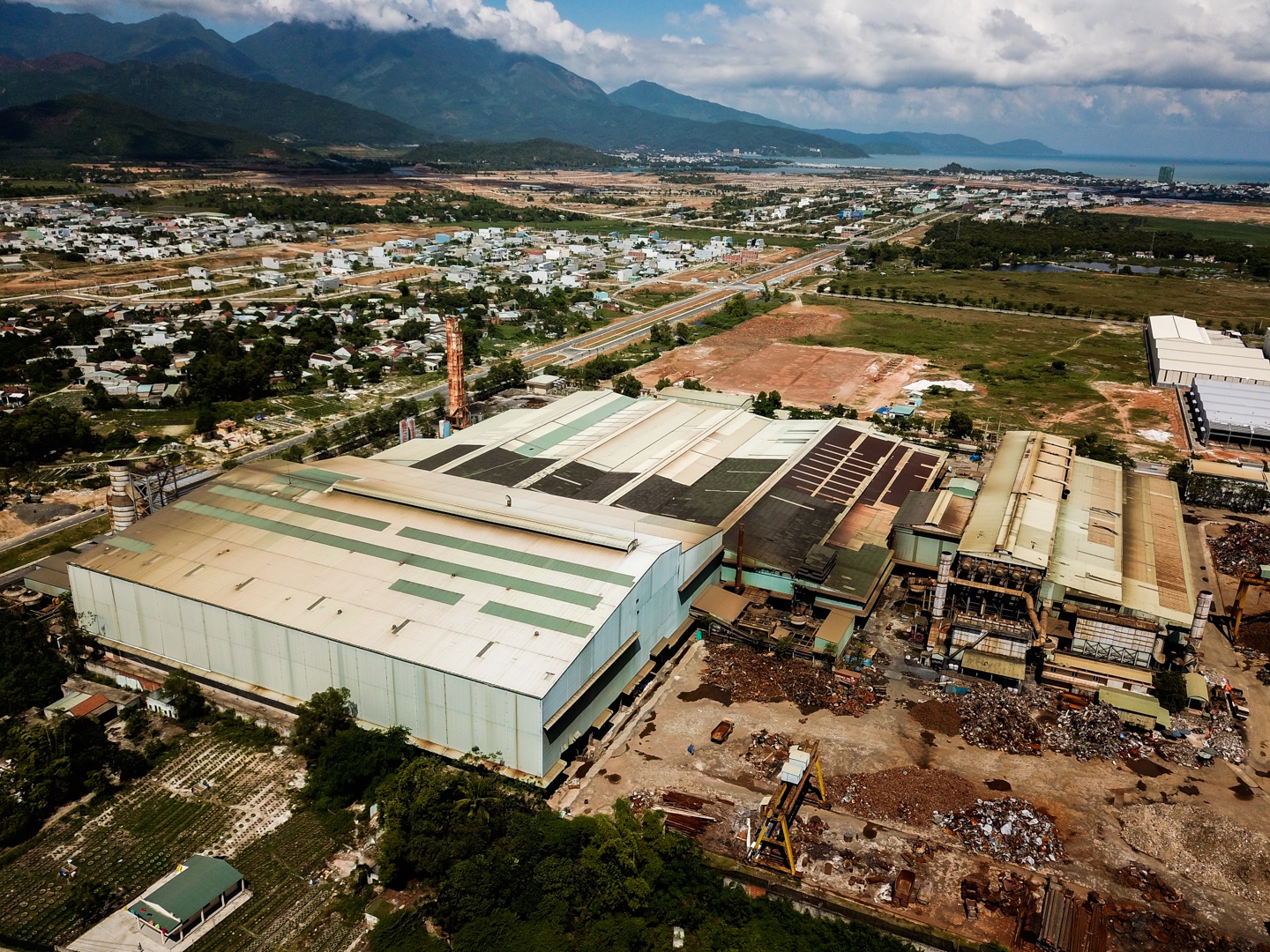 Hai nhà máy thép ở Đà Nẵng gây ô nhiễm ảnh 1 Hai nha may thep o Da Nang gay o nhiem anh 1