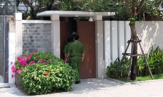 Khoi to can bo Da Nang lien quan den Vu nhom anh 4