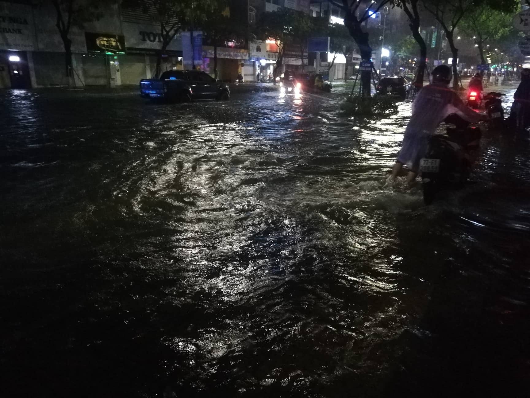 Mua ngap tai Da Nang anh 3