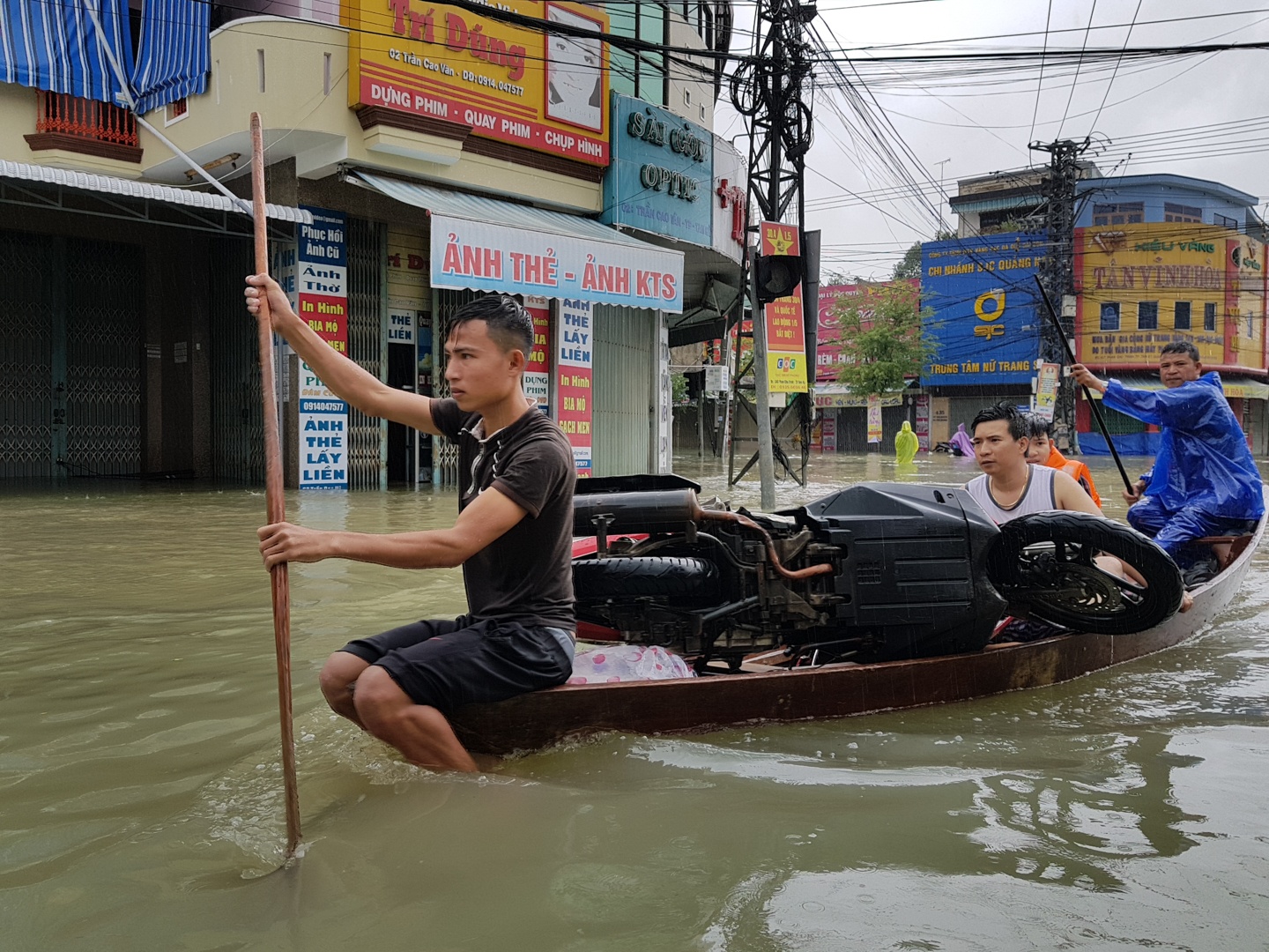 Tam Kỳ thất thủ sau trận mưa lớn ảnh 8 Tam Ky that thu sau tran mua lon anh 8