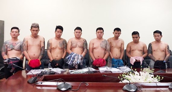 Khởi tố,  bắt tạm giam nhóm giang hồ Vũ “bông hồng” ảnh 1 Khoi to,  bat tam giam nhom giang ho Vu “bong hong” anh 1