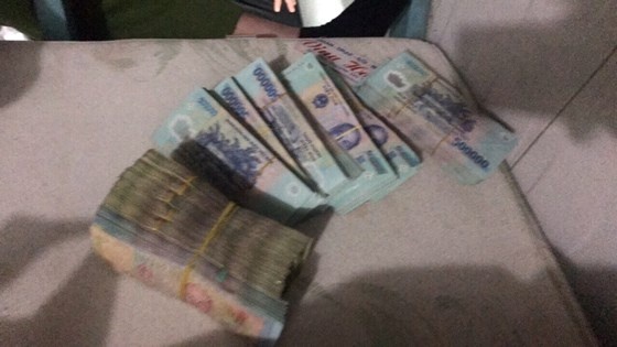 Khởi tố,  bắt tạm giam nhóm giang hồ Vũ “bông hồng” ảnh 2 Khoi to,  bat tam giam nhom giang ho Vu “bong hong” anh 2