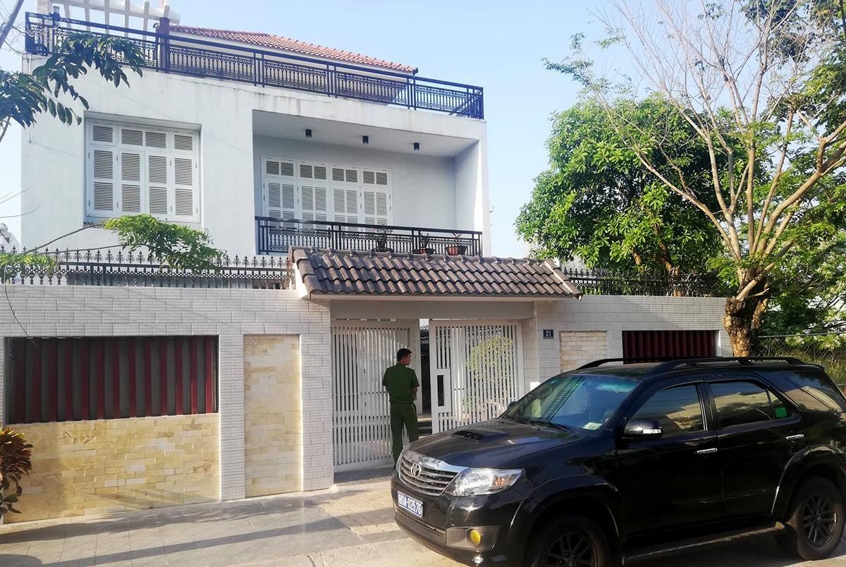 Khoi to 2 cuu lanh dao So Tai chinh Da Nang dinh den Vu 'nhom' hinh anh