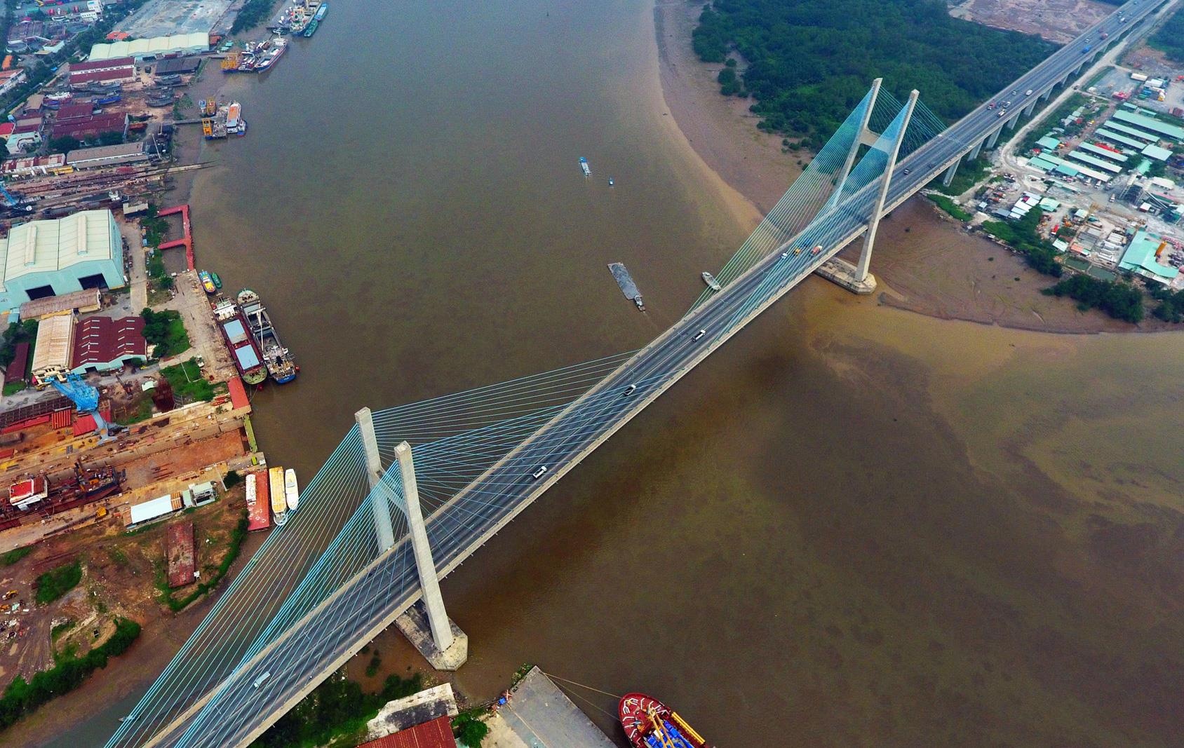 TP.HCM thu phi tu dong khong dung tai cau Phu My hinh anh