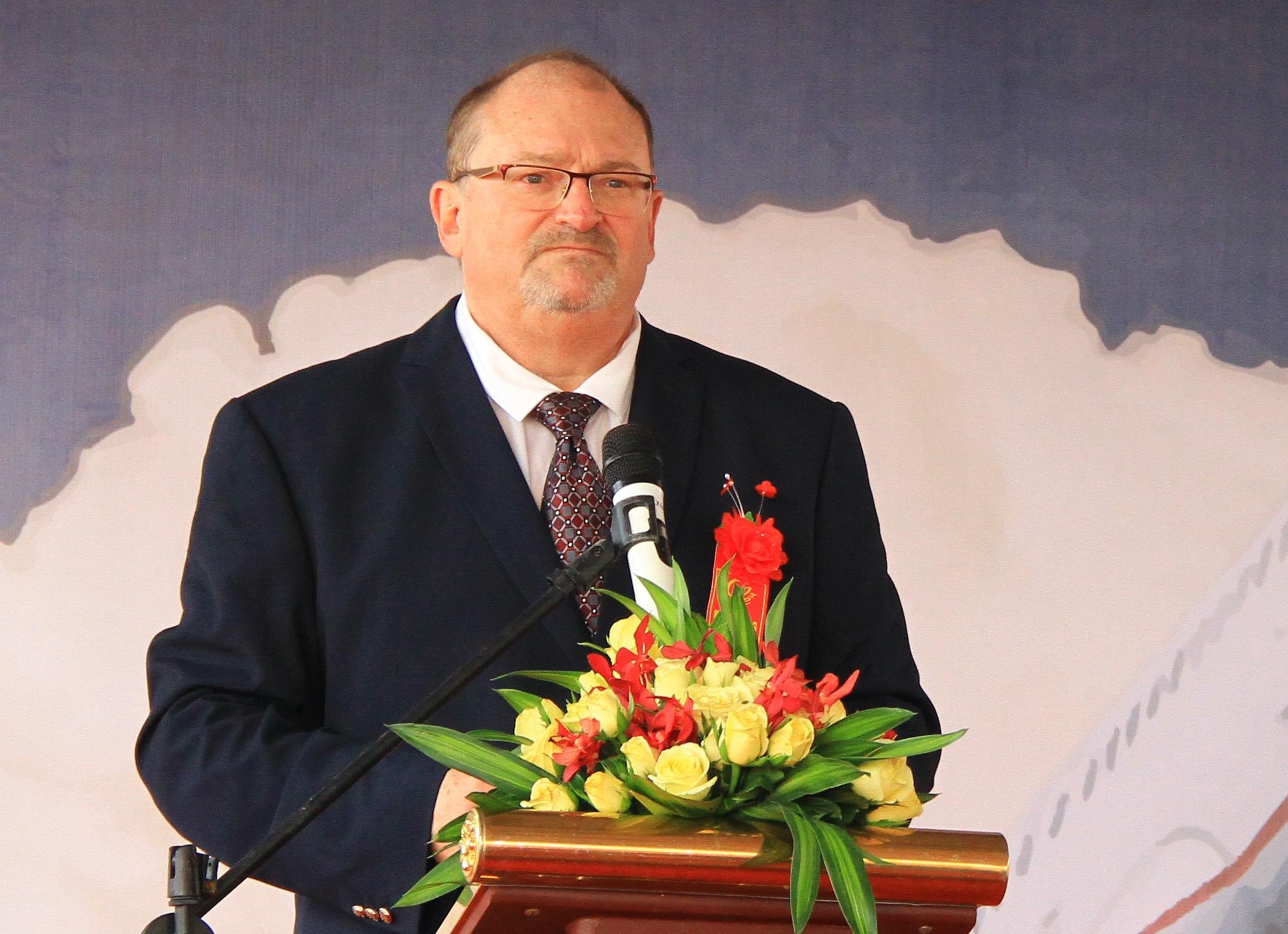 Xay dung nha may san xuat linh kien may bay anh 1