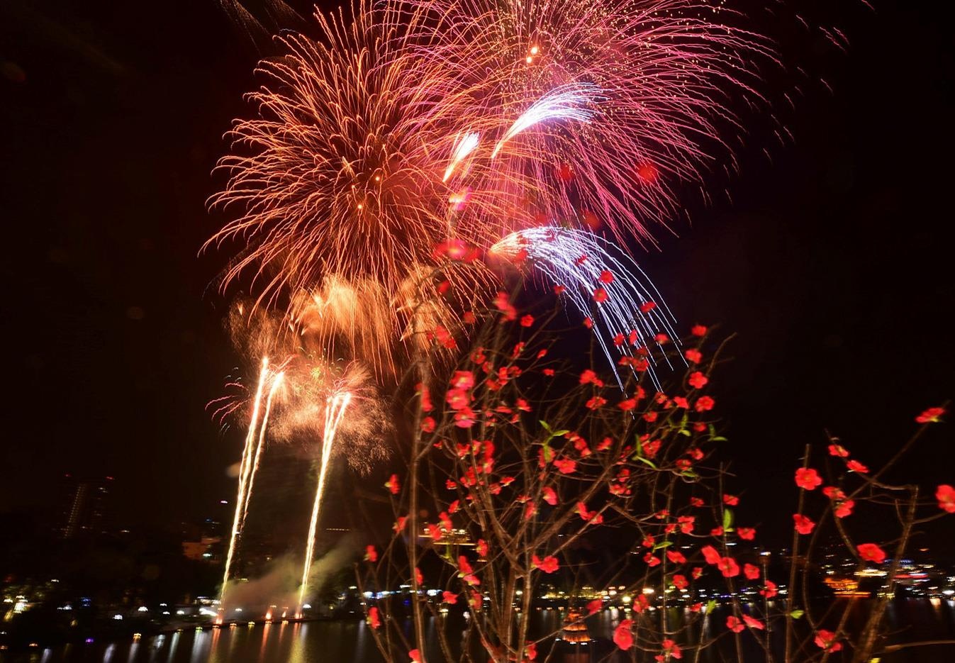 Gia ve xem phao hoa quoc te o Da Nang len den 2,5 trieu hinh anh