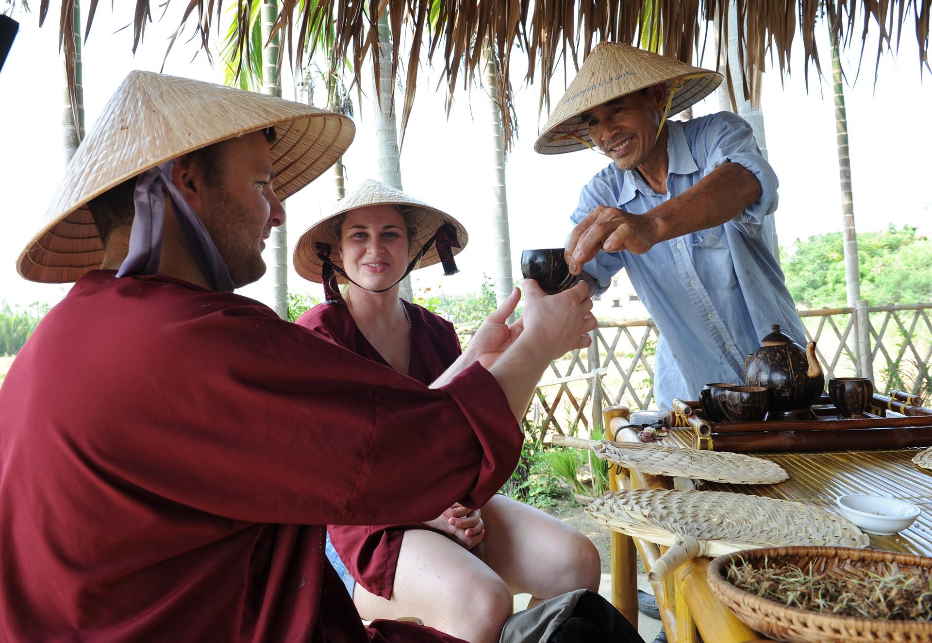 Du khach den Hoi An gat lua anh 10