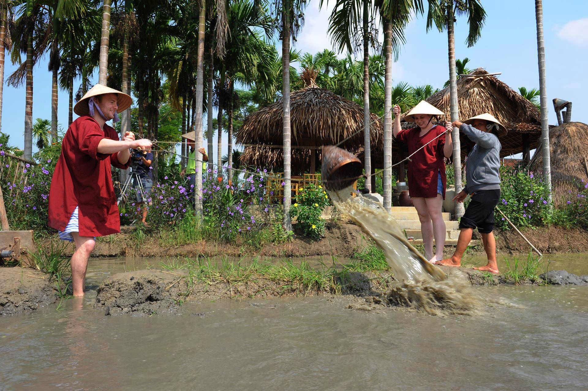 Du khach den Hoi An gat lua anh 5