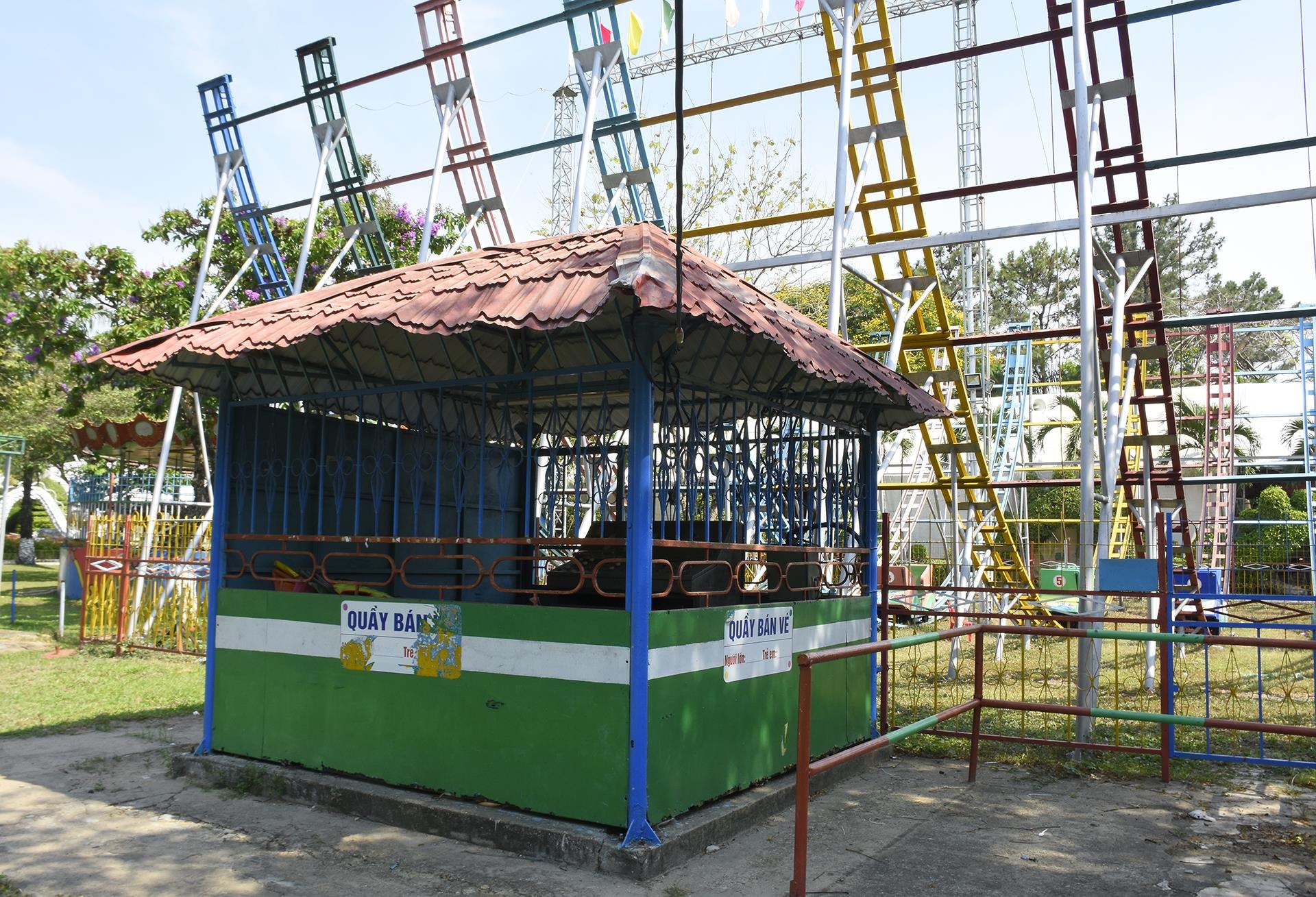 Nhech nhac o cong vien lon nhat Da Nang anh 4