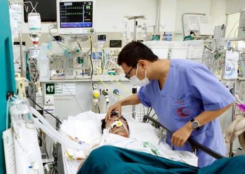 Bi can 17 tuoi nhap vien nguy kich do ton thuong da co quan noi tang hinh anh