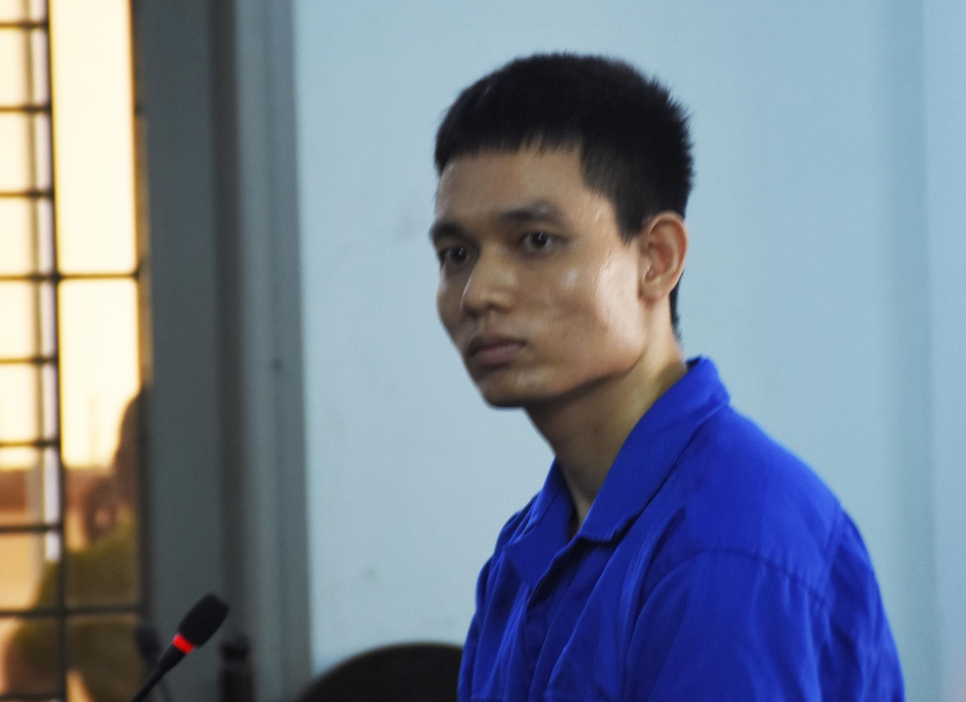 Tuyen an cuu thieu uy canh sat tat axit vo sap cuoi hinh anh