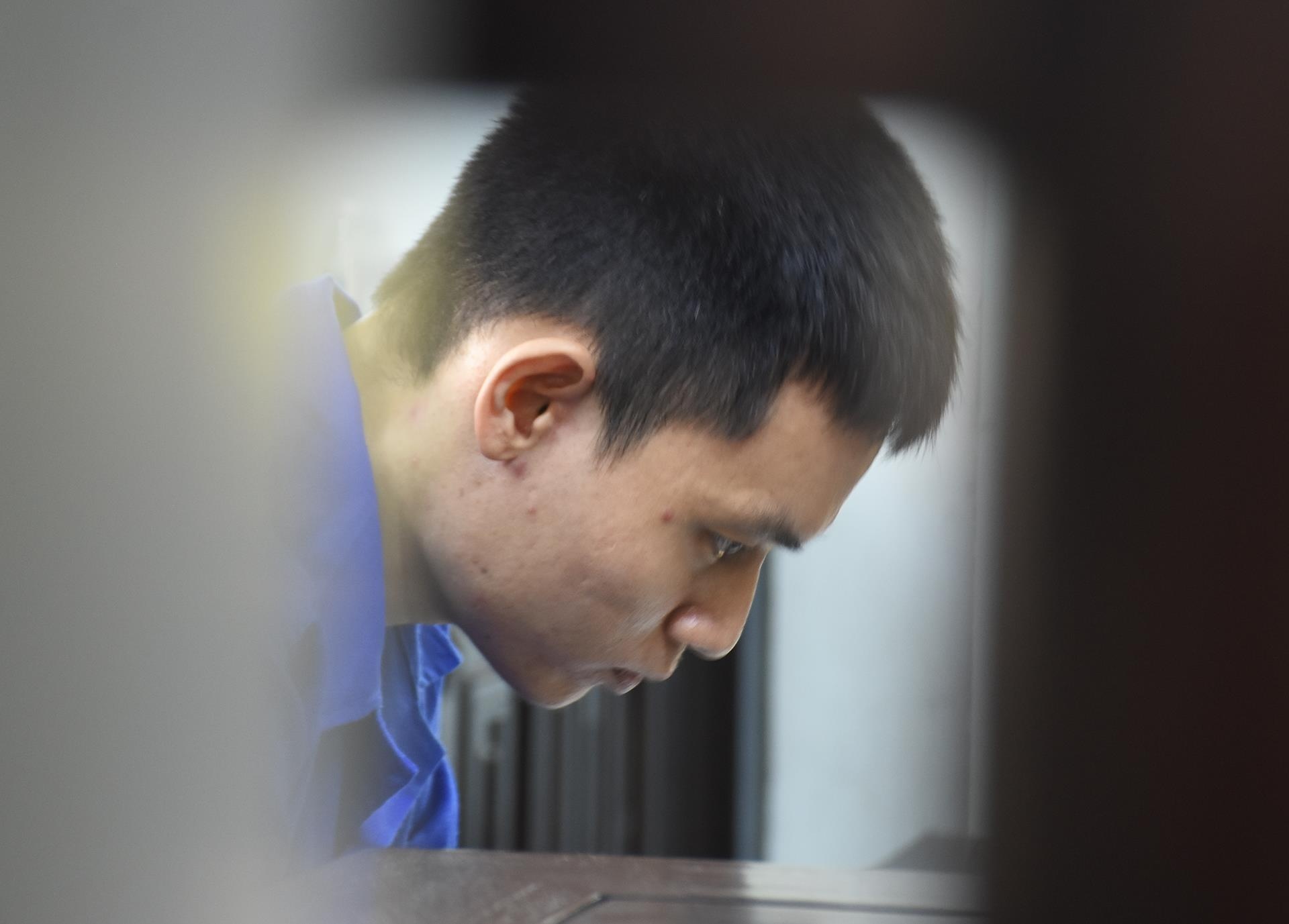 Cuu thieu uy canh sat tat axit vo sap cuoi linh 6 nam tu hinh anh