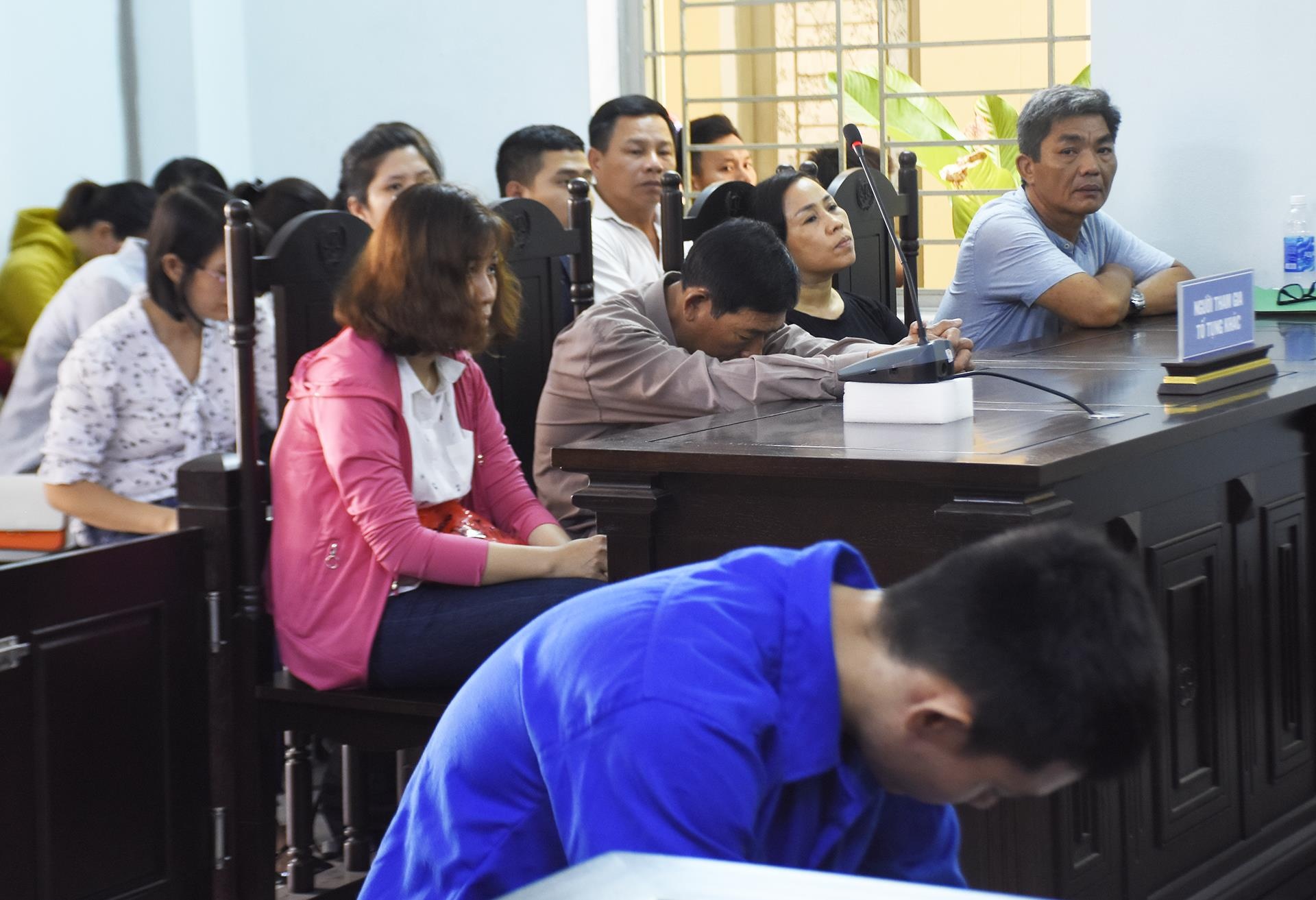 Cuu thieu uy tat axit vo sap cuoi anh 2