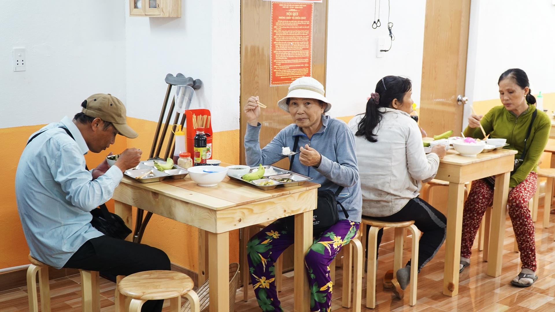 Quan com 2.000 dong o Da Nang anh 13