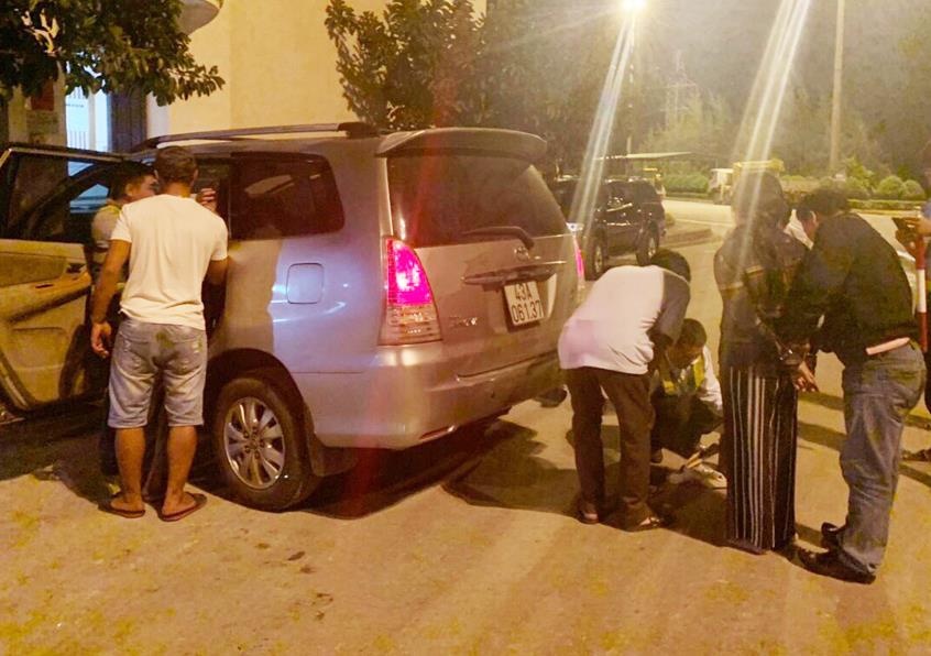 Công an Đà Nẵng bắt hai người vận chuyển ma túy ảnh 1 Cong an Da Nang bat hai nguoi van chuyen ma tuy anh 1