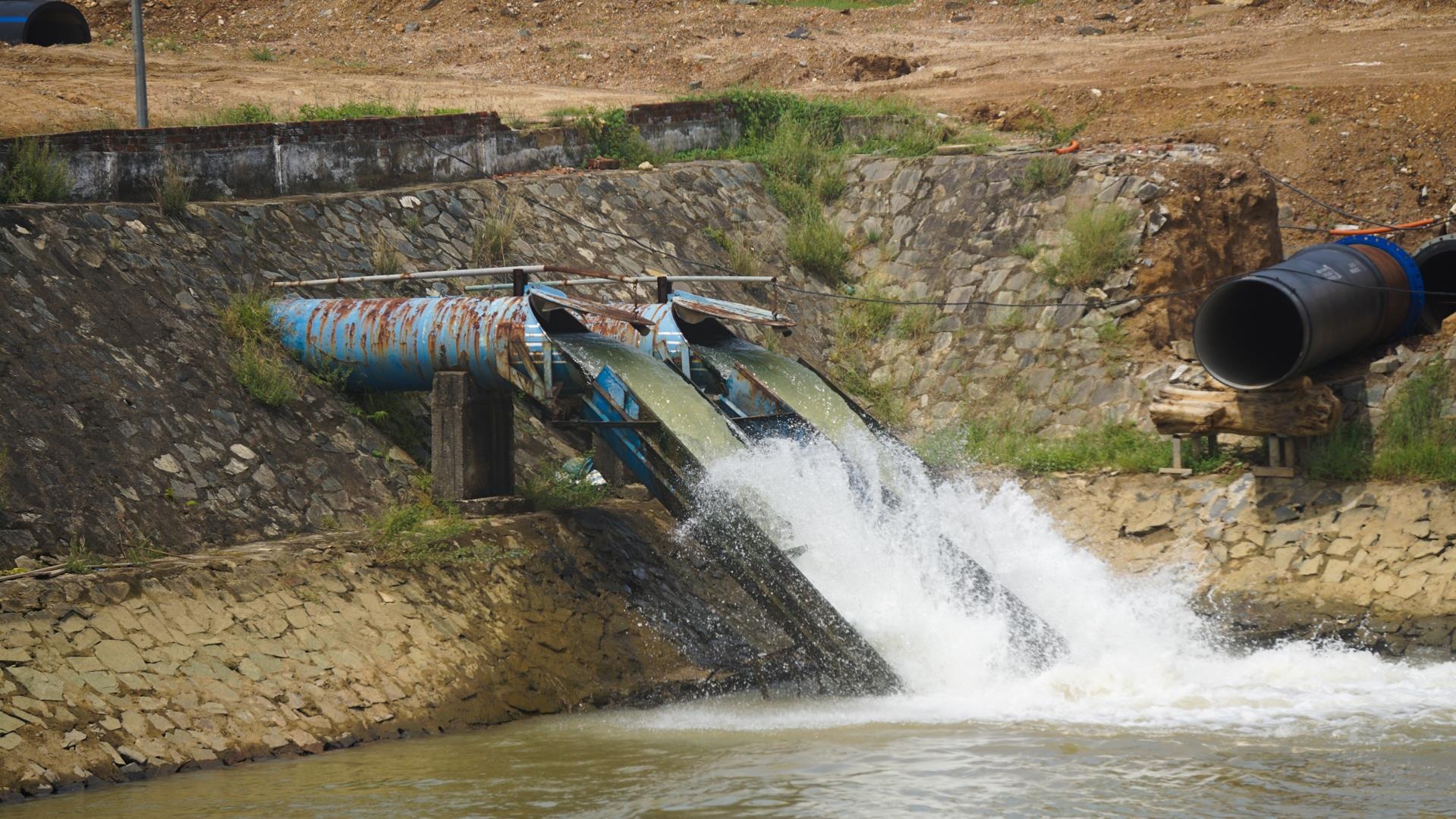 Thuy dien gay han han o ha du Da Nang anh 11