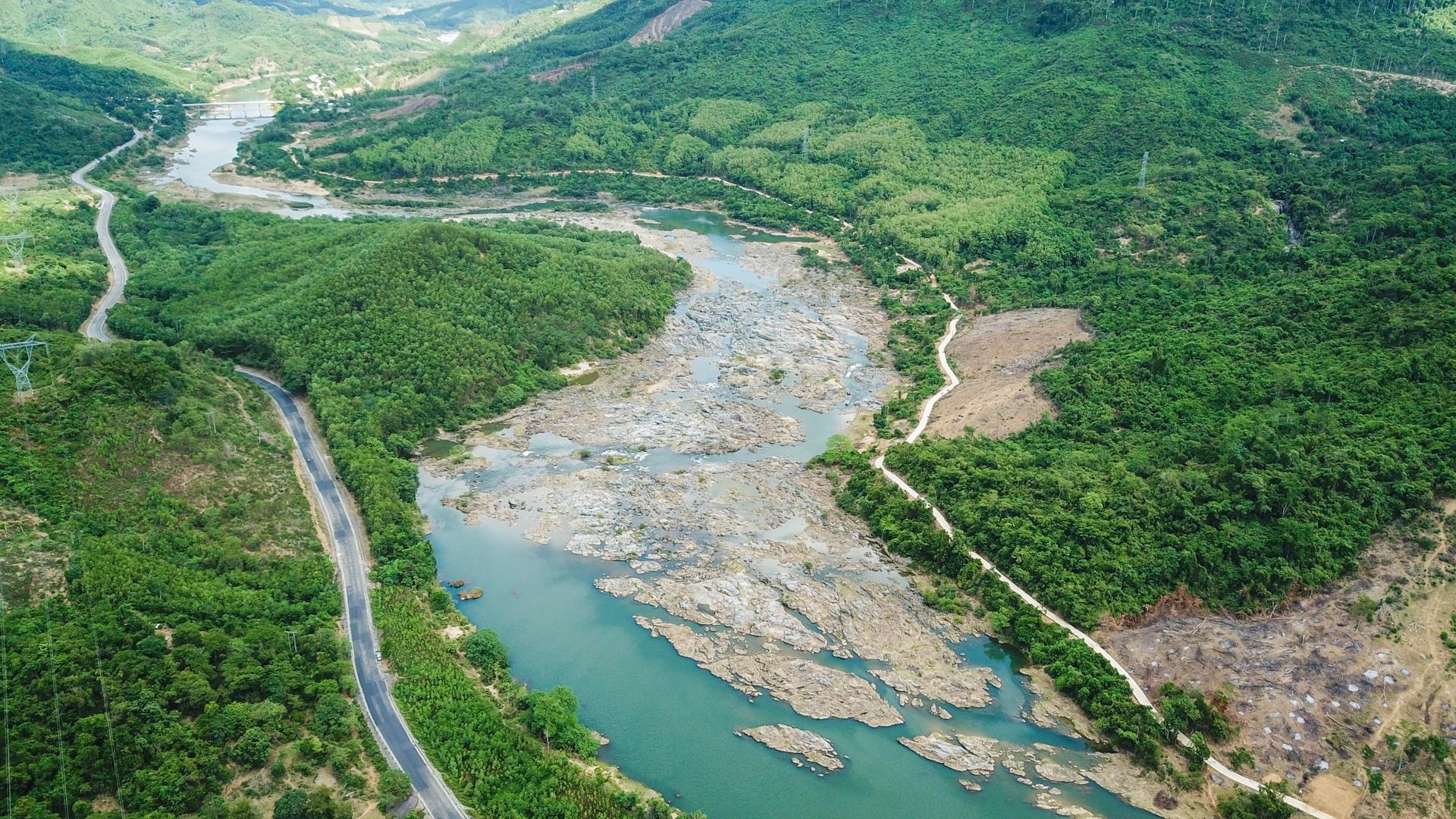 Thuy dien gay han han o ha du Da Nang anh 7