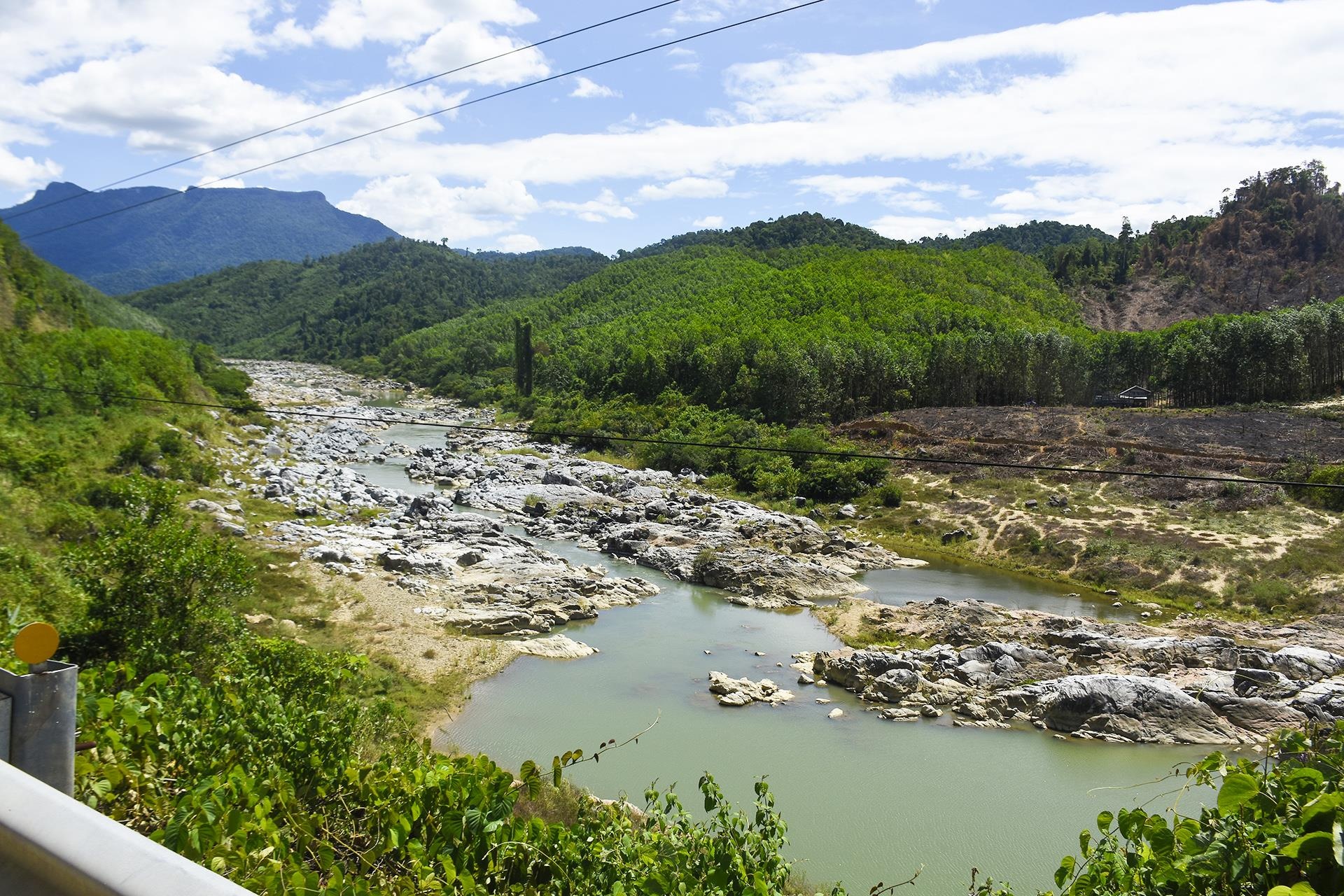 Thuy dien gay han han o ha du Da Nang anh 8