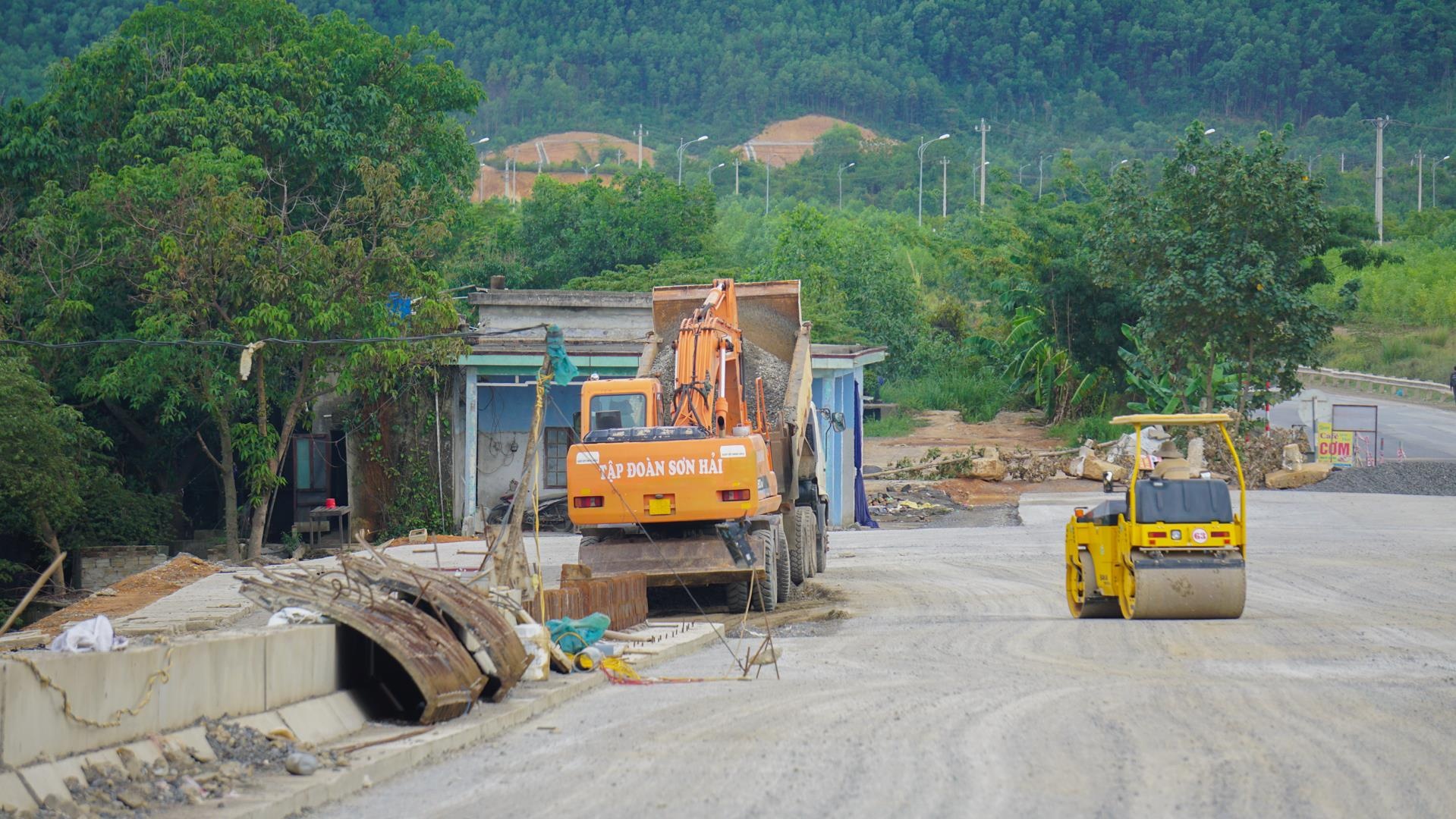 Cao toc La Son - Tuy Loan cham tien do anh 9
