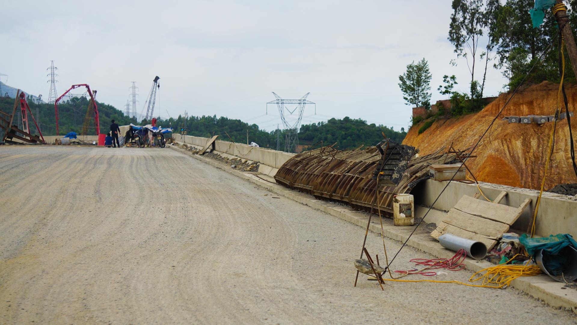 Cao toc La Son - Tuy Loan cham tien do anh 14