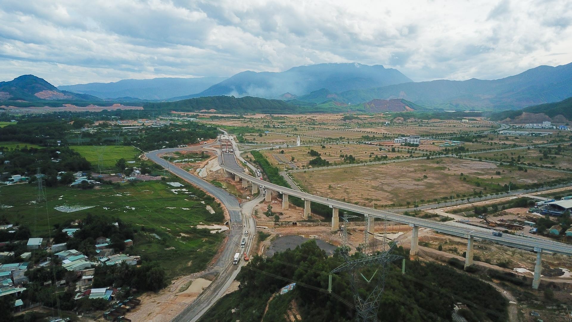 Cao toc La Son - Tuy Loan cham tien do anh 4